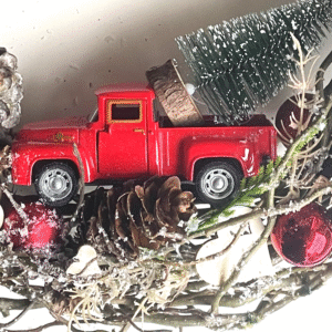 Punane veoauto jõulupärjas